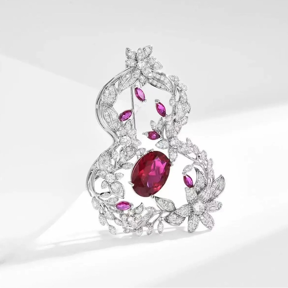 Cubic zirconia Gourd Brooch